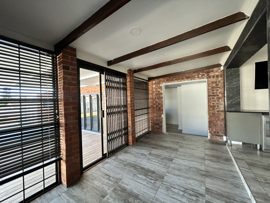 4 Bedroom Property for Sale in Noorsekloof Eastern Cape